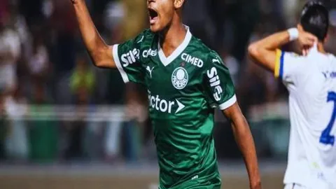 東亞錦標賽：吳宇曦奇蹟替补亮相 韋斯盛讚新星人气旺